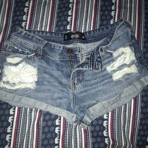 Hollister short shorts!